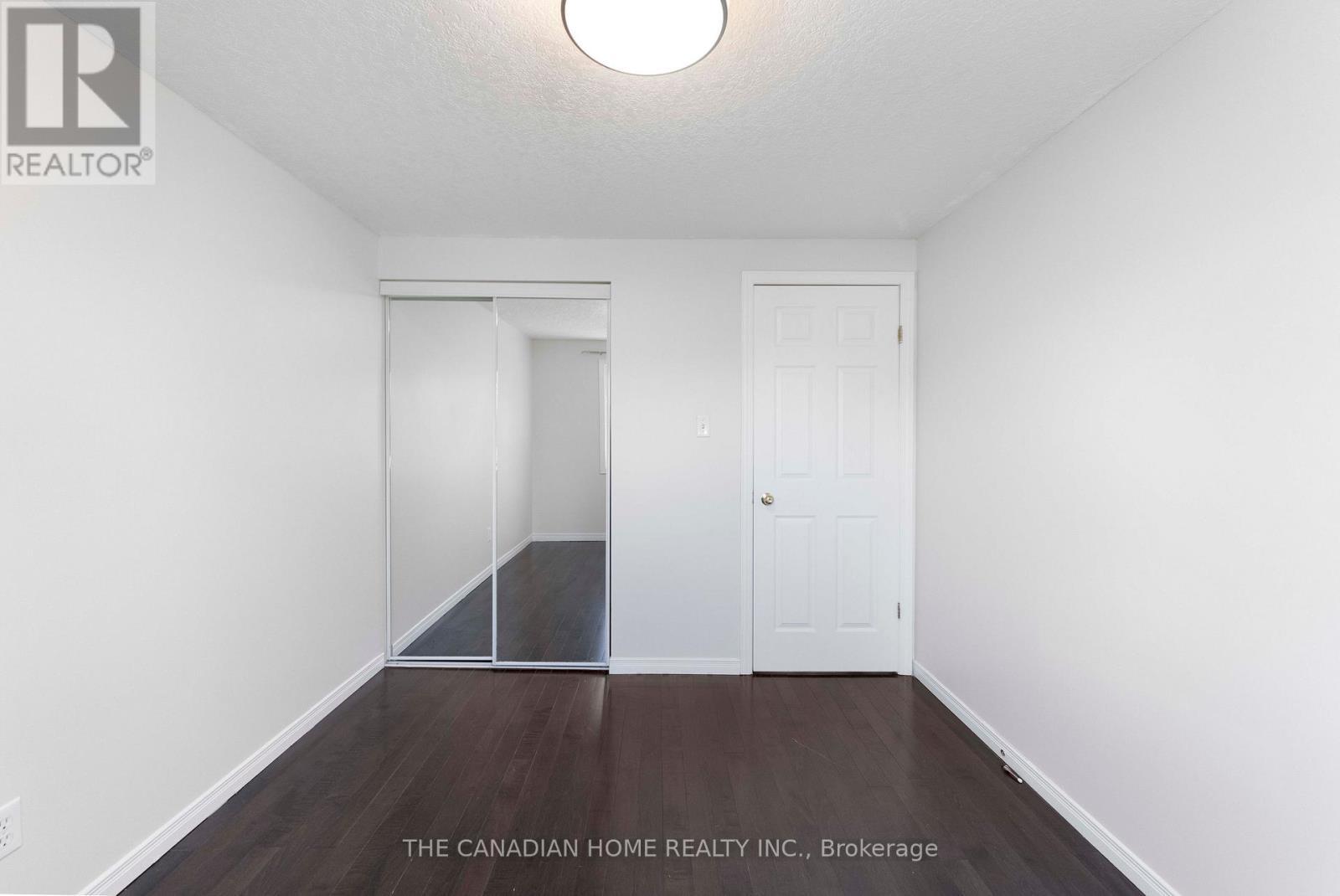 500 Robert Ferrie Drive, Kitchener, ON - Indoor Photo Showing Other Room