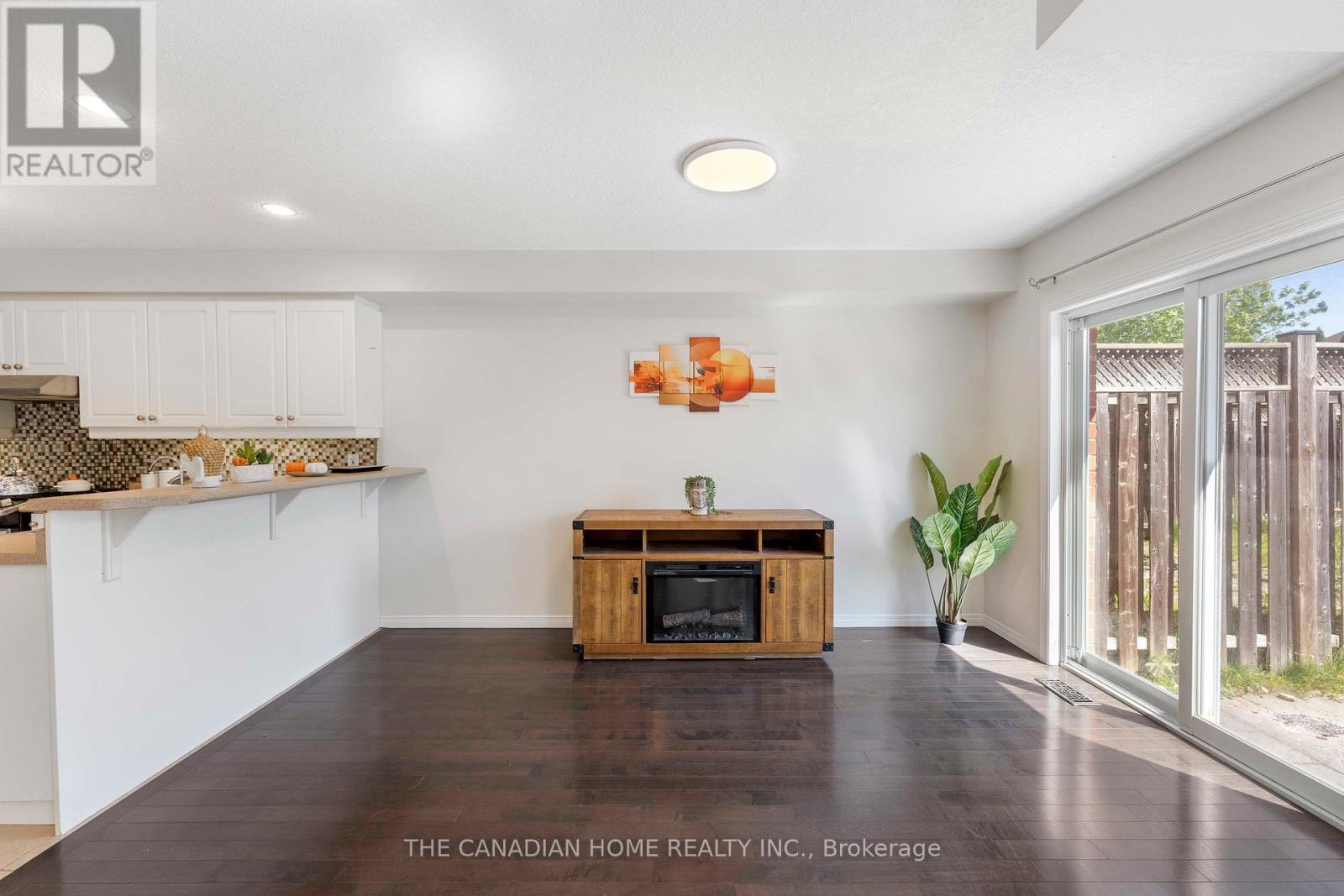500 Robert Ferrie Drive, Kitchener, ON - Indoor Photo Showing Kitchen
