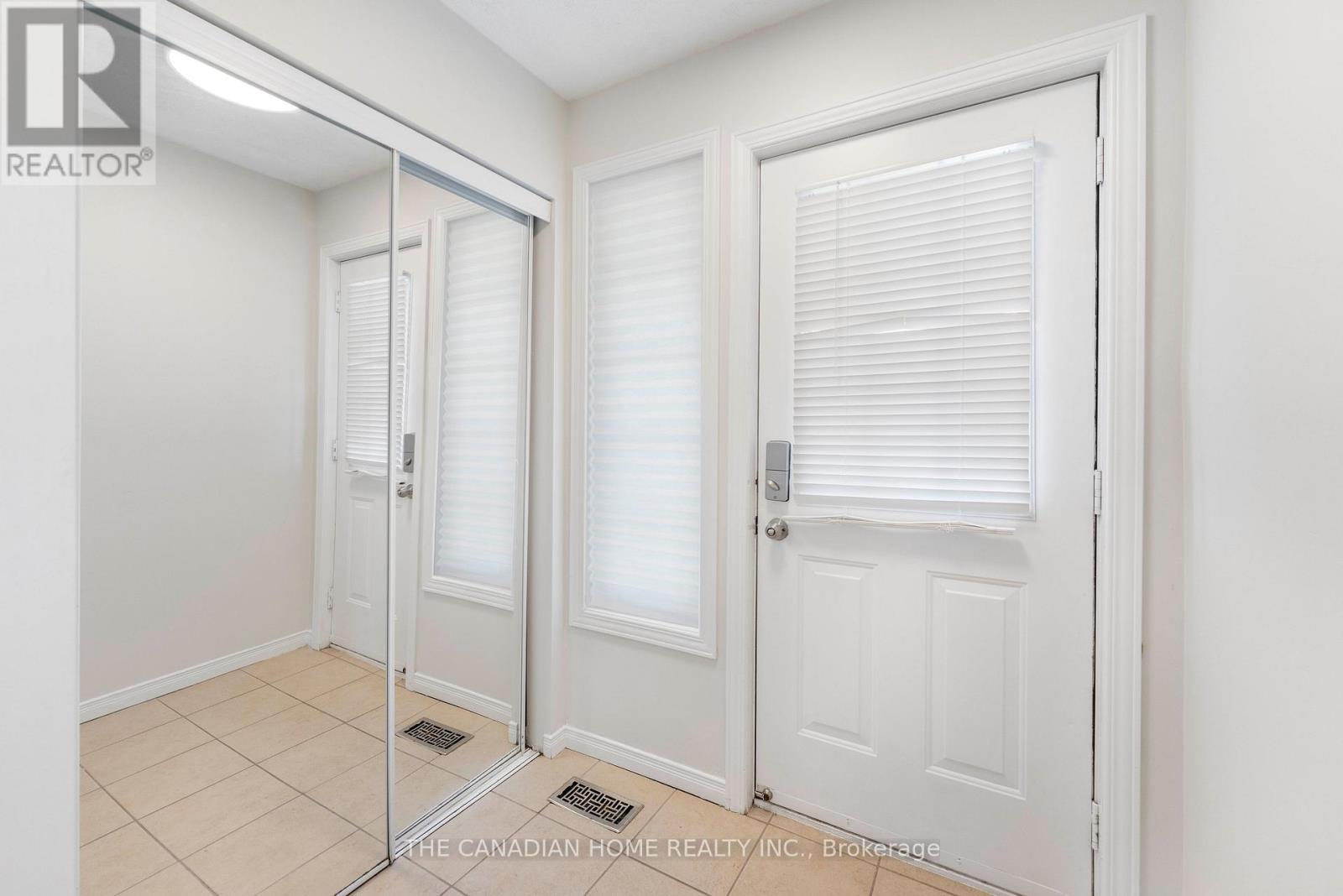 500 Robert Ferrie Drive, Kitchener, ON - Indoor Photo Showing Other Room