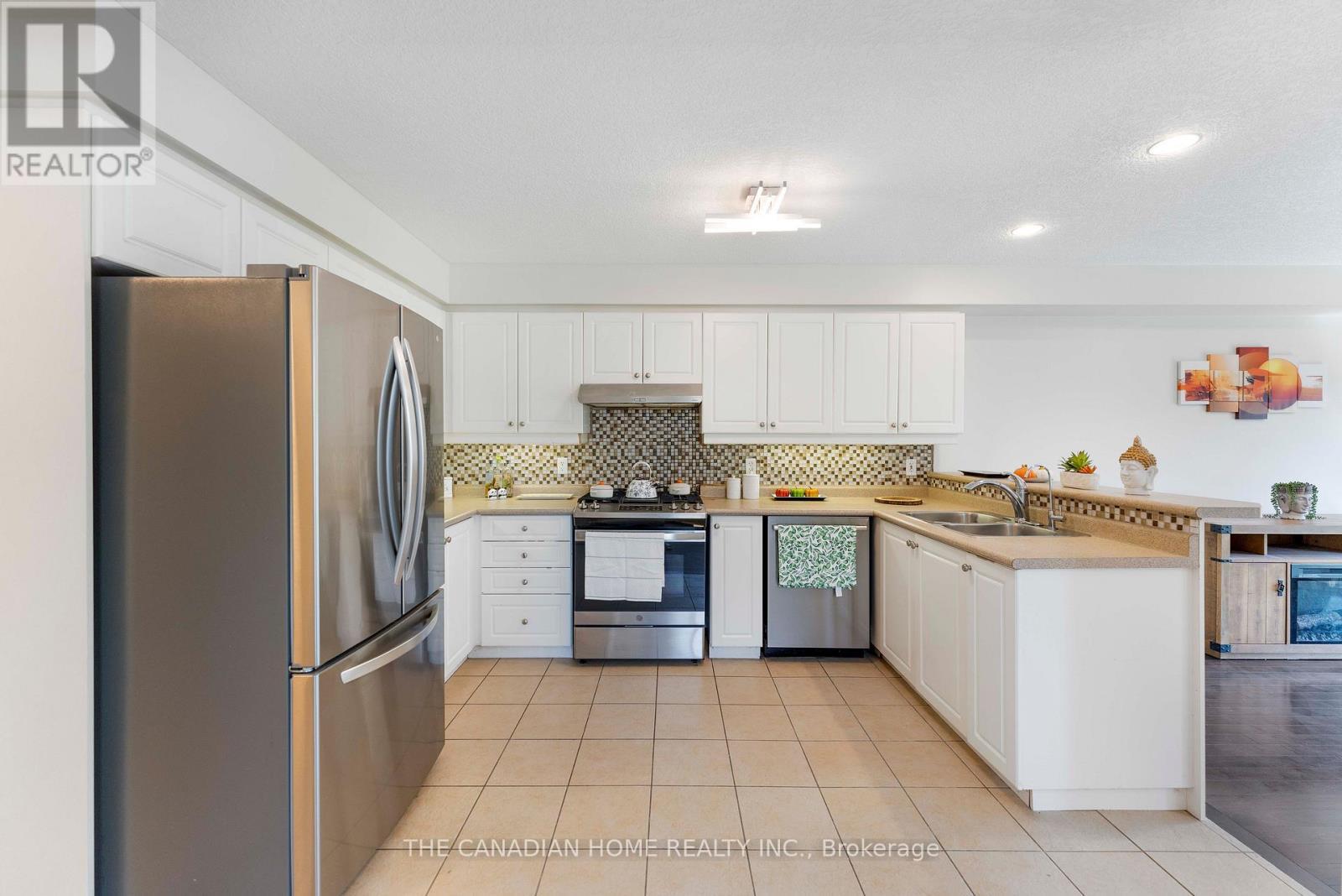 500 Robert Ferrie Drive, Kitchener, ON - Indoor Photo Showing Kitchen With Double Sink