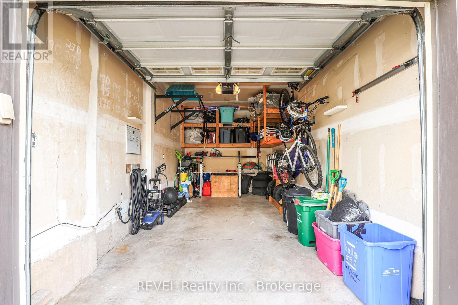 12 Colonel Lyall Street, St. Catharines (Secord Woods), ON - Indoor Photo Showing Garage