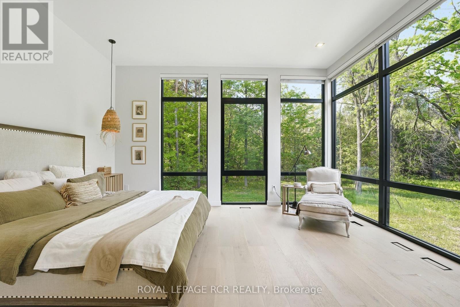 3404 Vivian Road, Whitchurch-Stouffville, ON - Indoor Photo Showing Bedroom