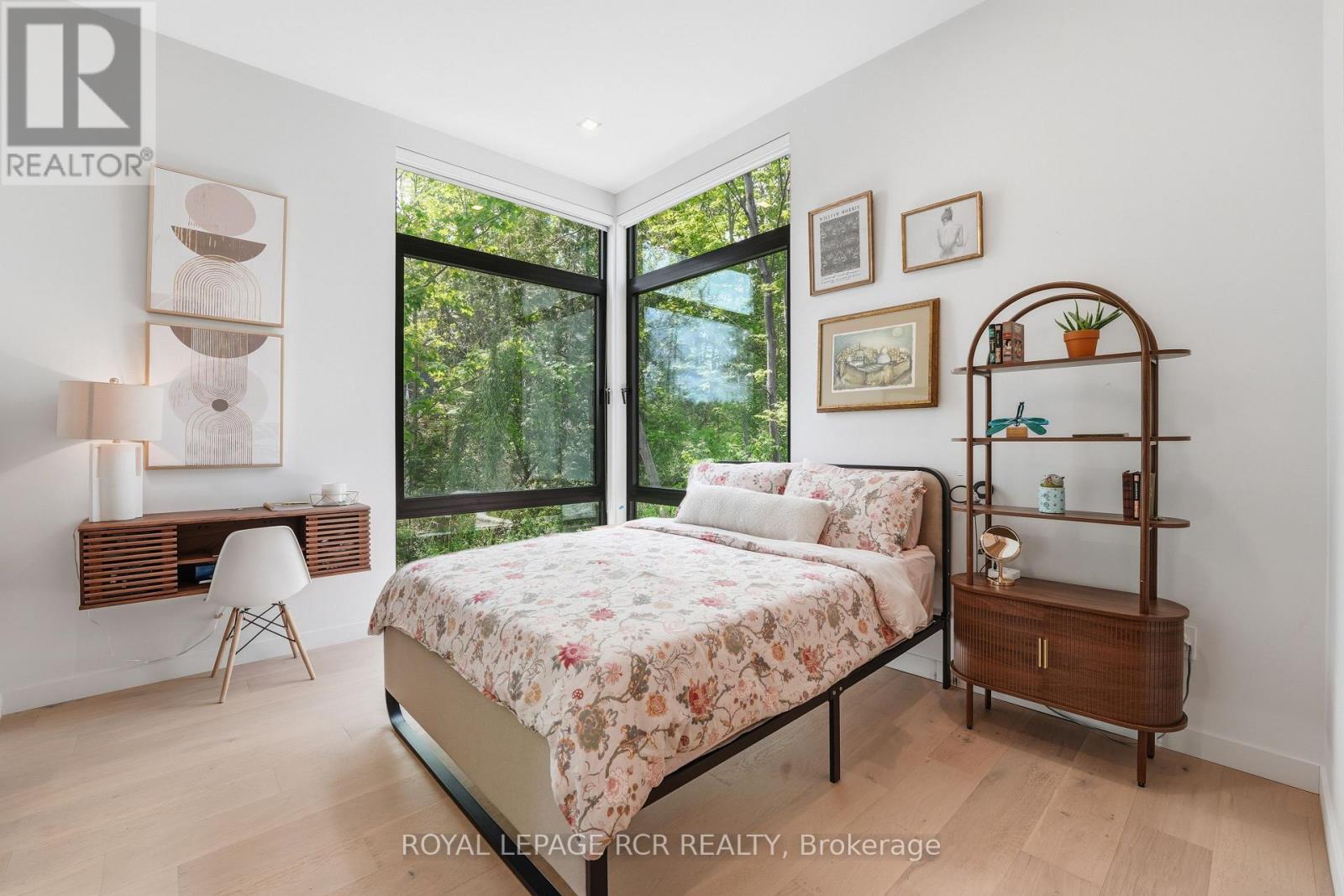 3404 Vivian Road, Whitchurch-Stouffville, ON - Indoor Photo Showing Bedroom