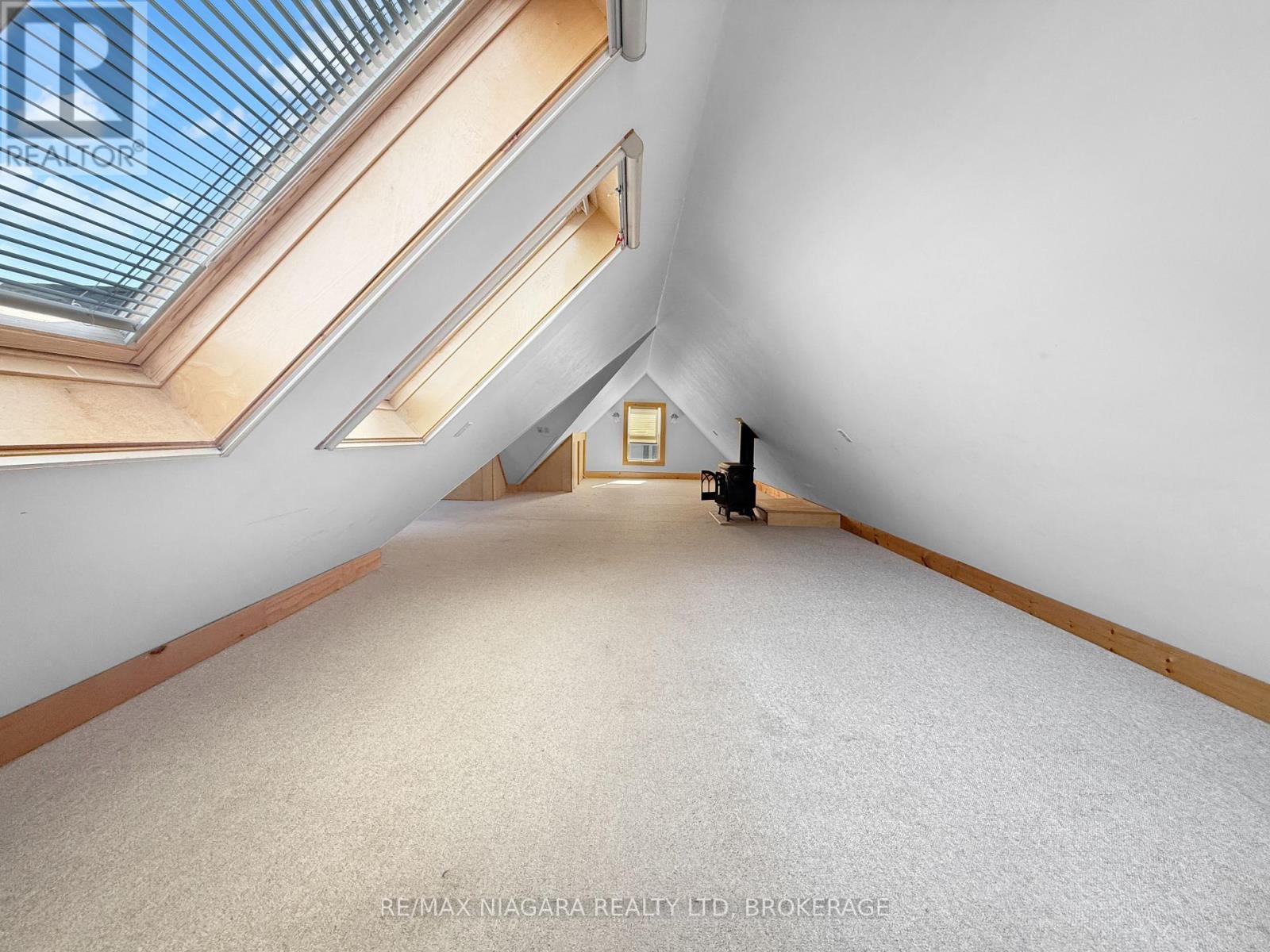 18 Emerick Avenue, Fort Erie (Central), ON - Indoor Photo Showing Other Room