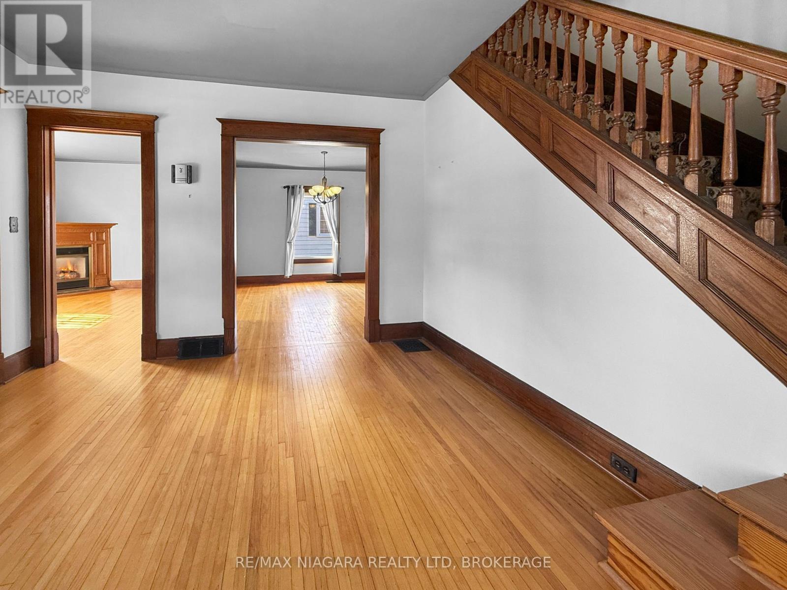 18 Emerick Avenue, Fort Erie (Central), ON - Indoor Photo Showing Other Room