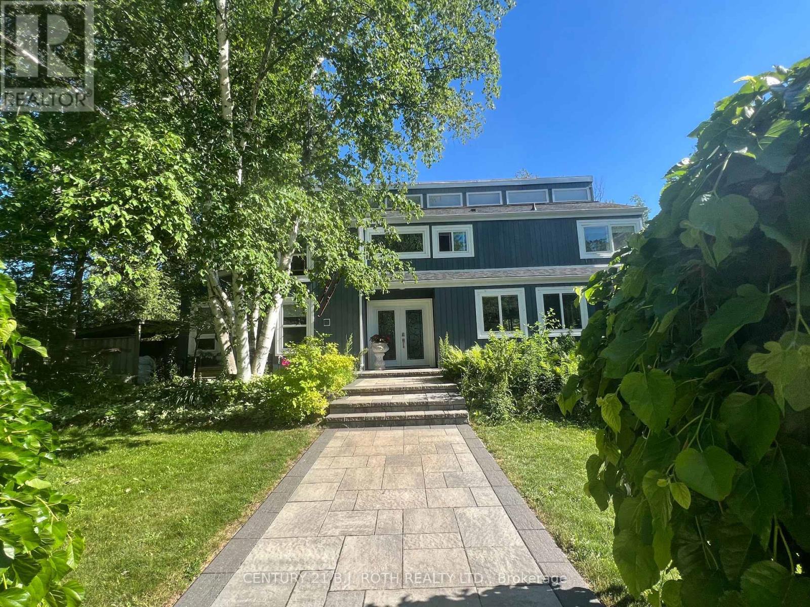 209846 26 Highway, Blue Mountains, ON - Outdoor With Facade