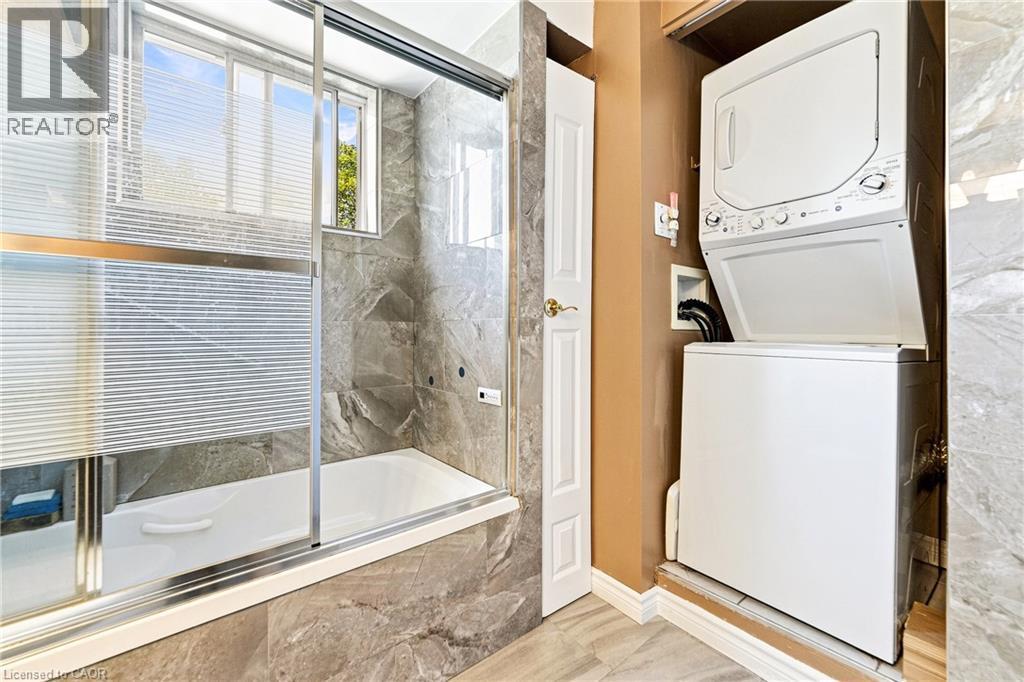 851 Queenston Road Unit# 202, Hamilton, ON - Indoor Photo Showing Laundry Room