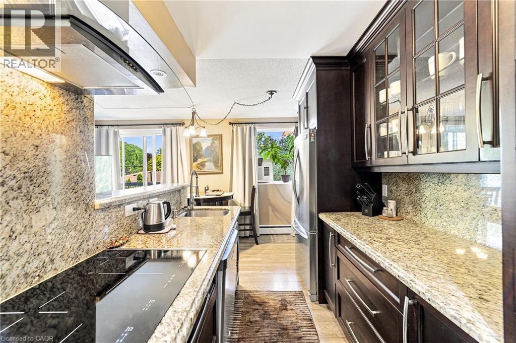 851 Queenston Road Unit# 202, Hamilton, ON - Indoor Photo Showing Kitchen