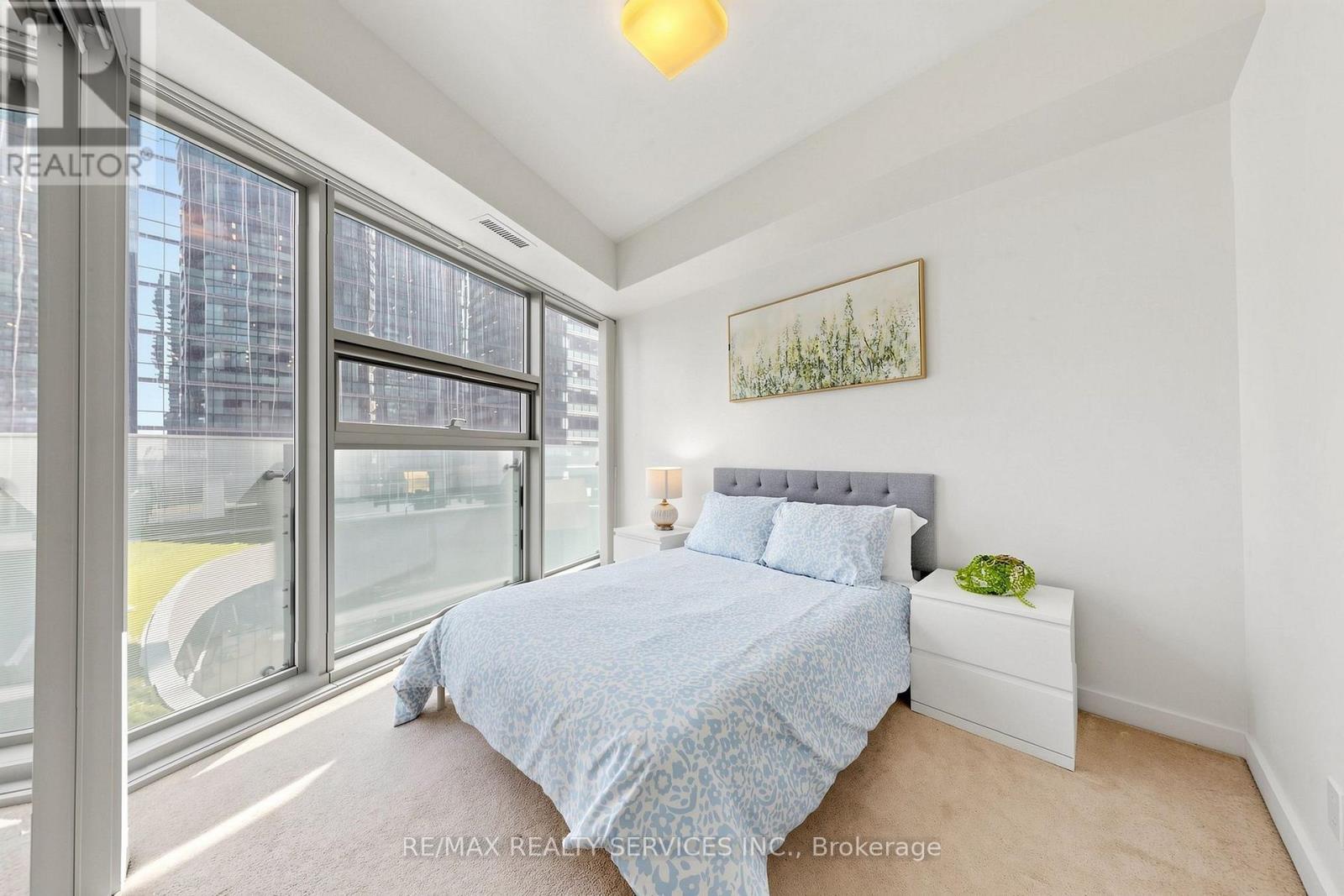 407 - 12 York Street, Toronto, ON - Indoor Photo Showing Bedroom
