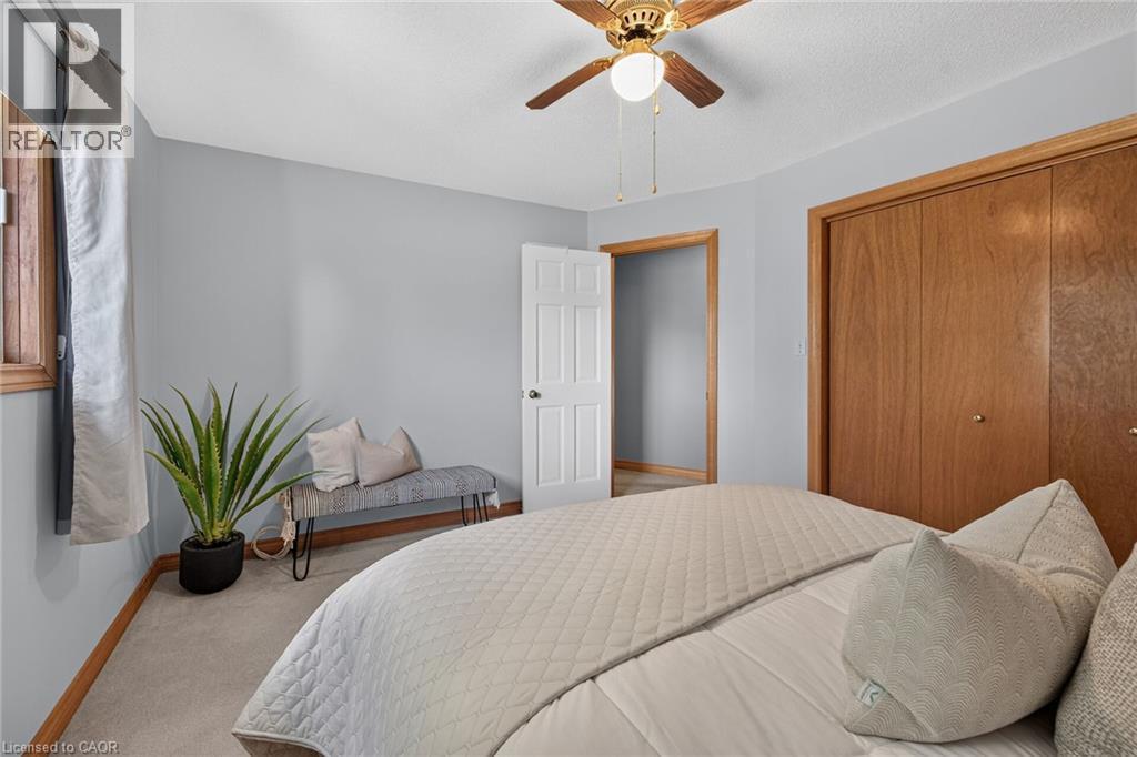 19 Country Club Road, Cayuga, ON - Indoor Photo Showing Bedroom