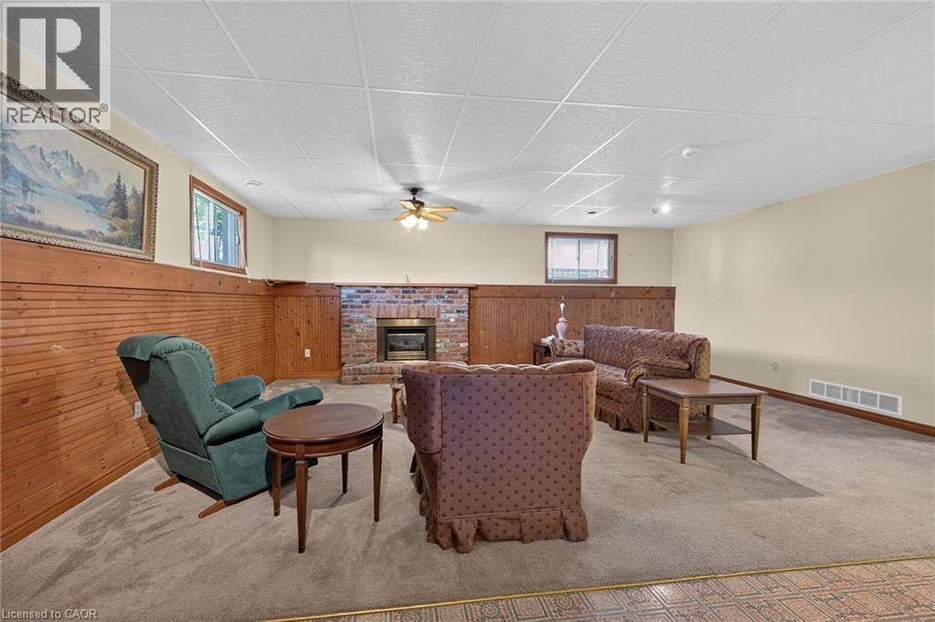 19 Country Club Road, Cayuga, ON - Indoor With Fireplace