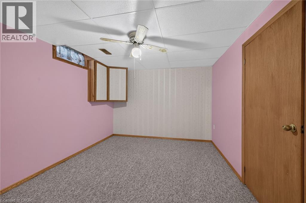 19 Country Club Road, Cayuga, ON - Indoor Photo Showing Other Room