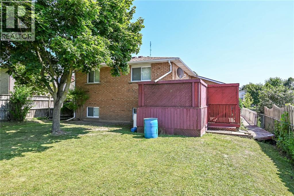 19 Country Club Road, Cayuga, ON - Outdoor With Exterior