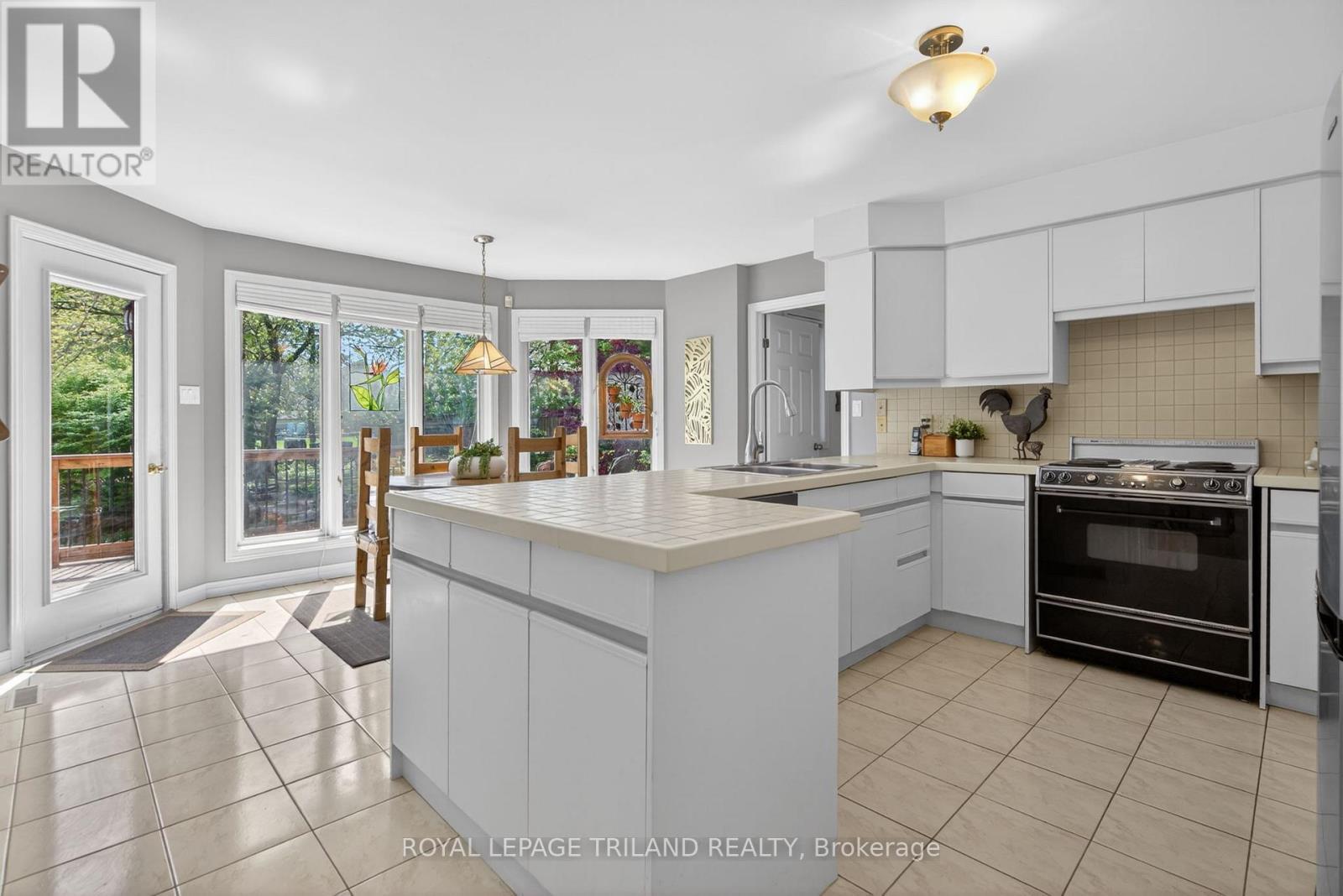 83 Blackburn Crescent, Middlesex Centre (Kilworth), ON - Indoor Photo Showing Kitchen
