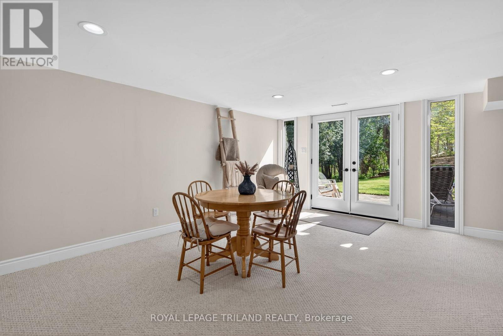 83 Blackburn Crescent, Middlesex Centre (Kilworth), ON - Indoor Photo Showing Dining Room