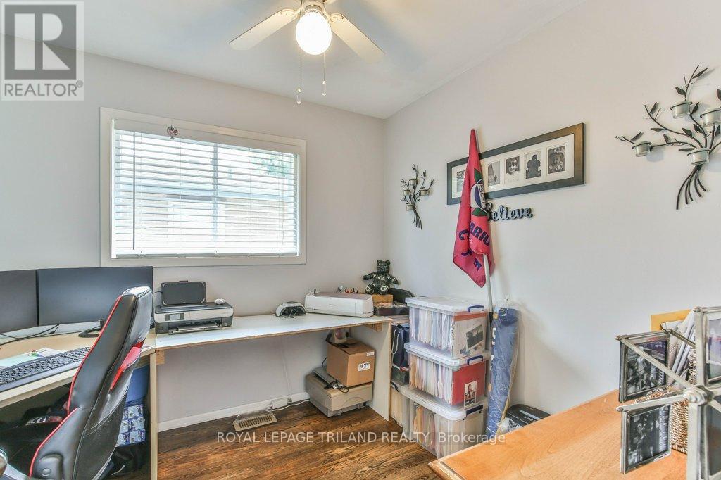 15 Talavera Crescent, London East (East I), ON - Indoor Photo Showing Office