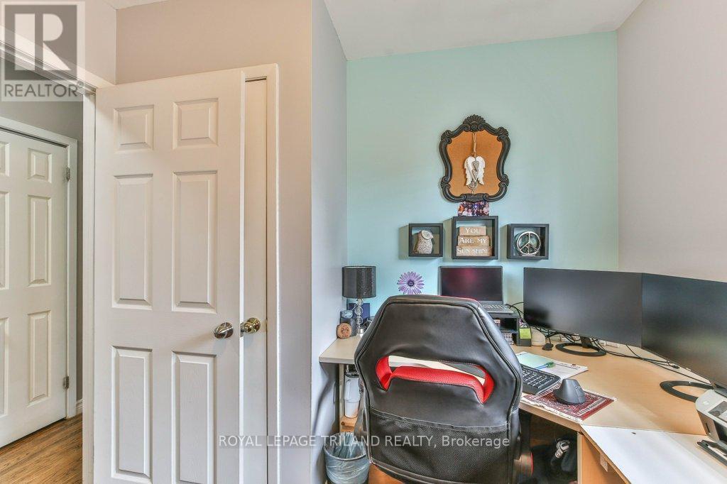 15 Talavera Crescent, London East (East I), ON - Indoor Photo Showing Office