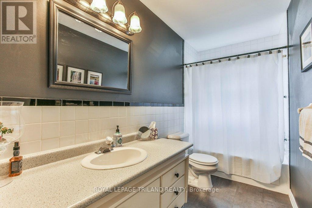 15 Talavera Crescent, London East (East I), ON - Indoor Photo Showing Bathroom