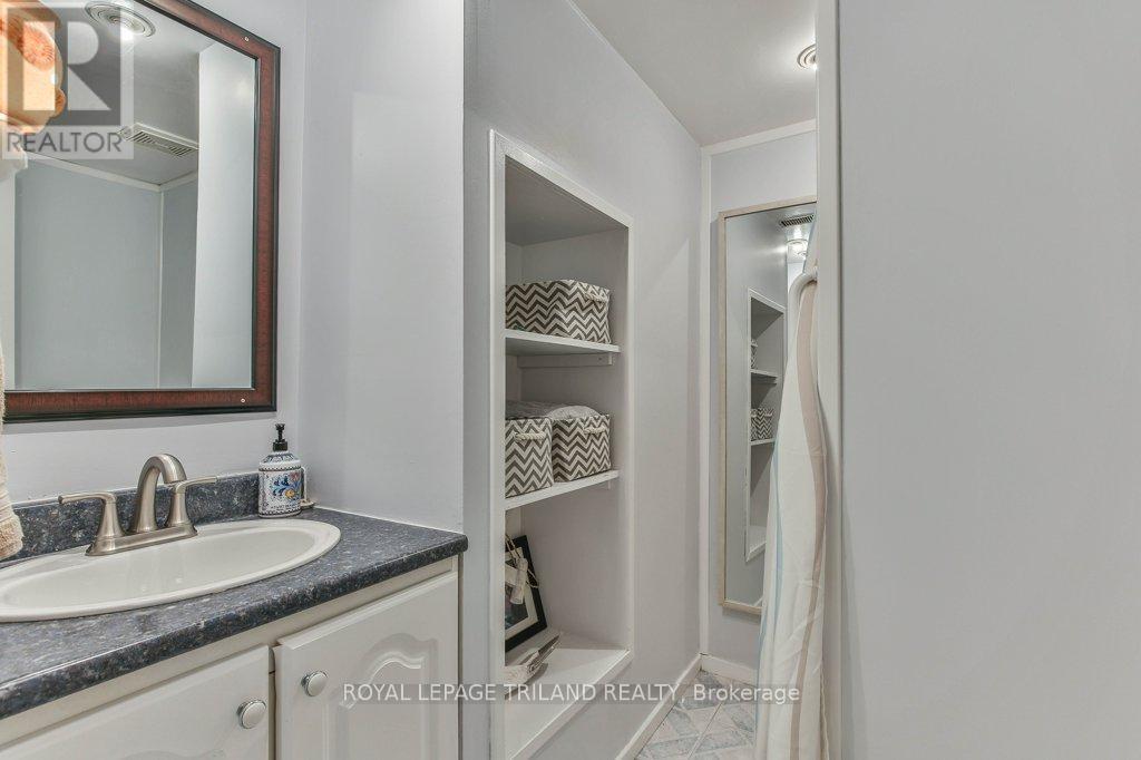 15 Talavera Crescent, London East (East I), ON - Indoor Photo Showing Bathroom