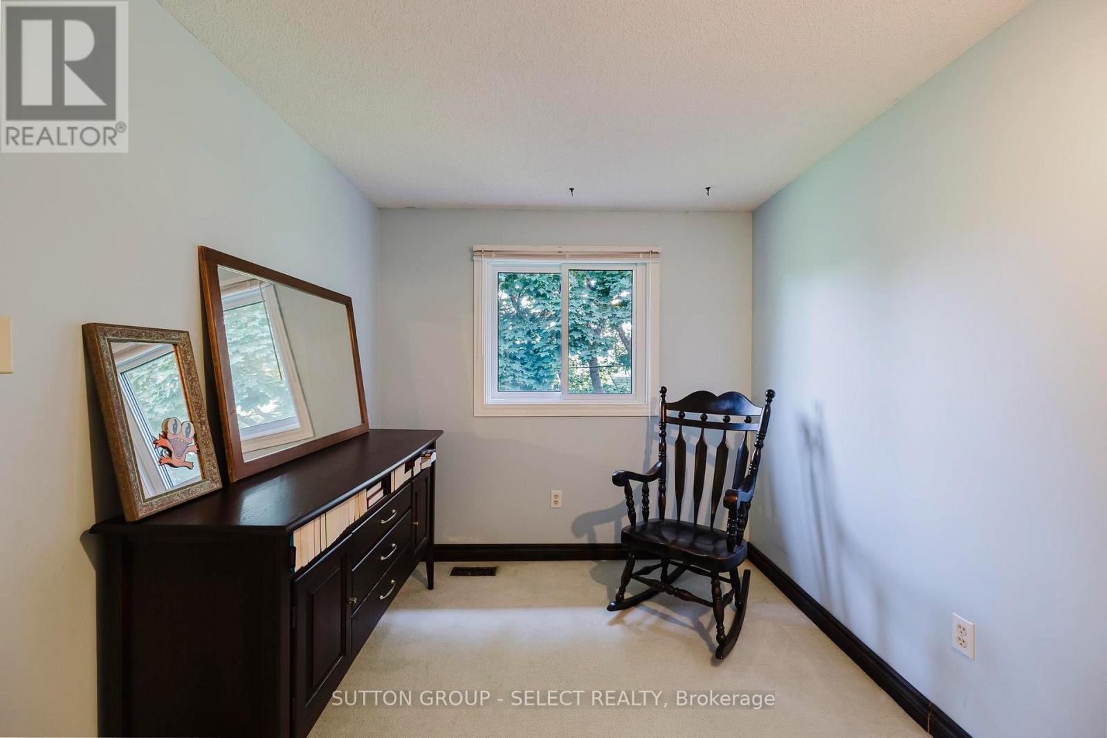 11 - 151 Martinet Avenue, London East (East I), ON - Indoor