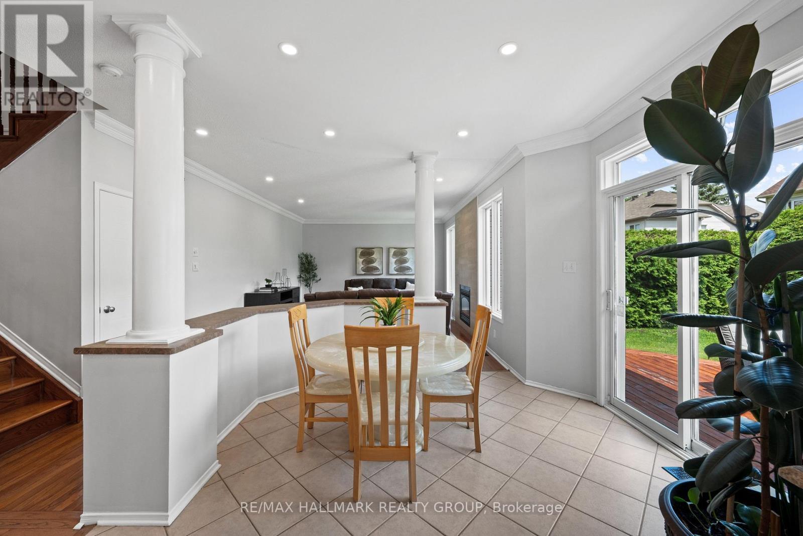 2104 Sandy Oaks Drive, Ottawa, ON - Indoor
