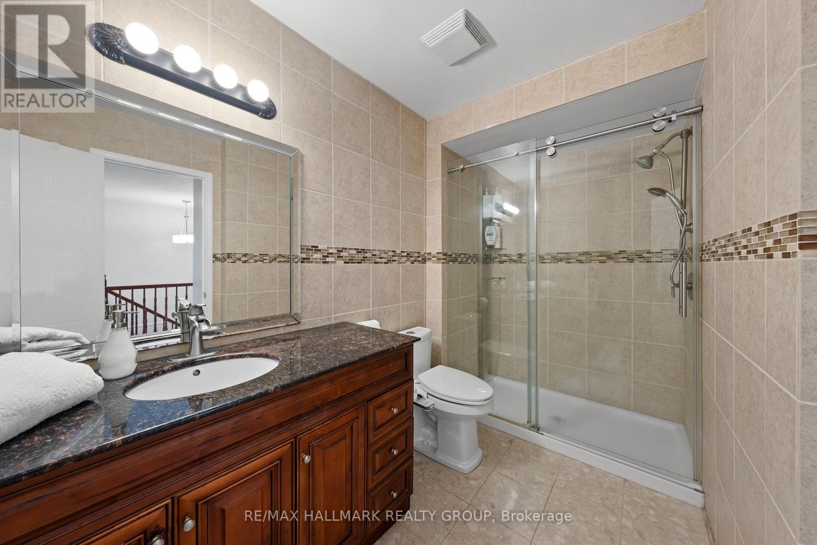 2104 Sandy Oaks Drive, Ottawa, ON - Indoor Photo Showing Bathroom