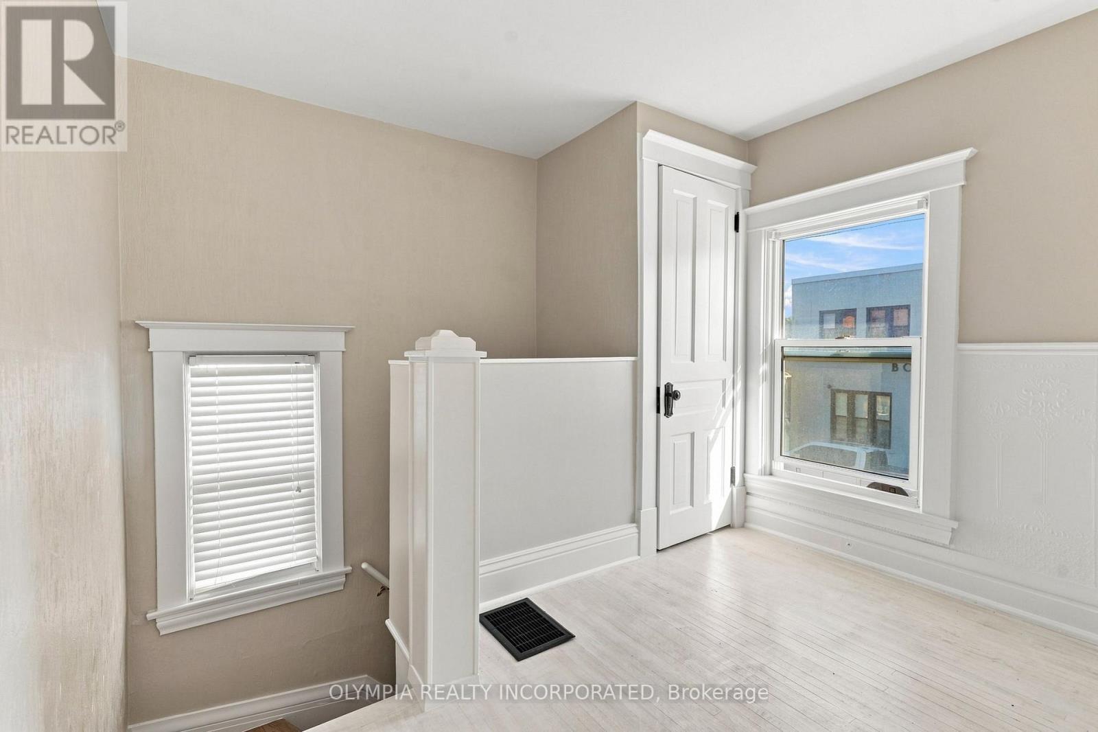 14 Bond Street, St. Catharines (Downtown), ON - Indoor Photo Showing Other Room