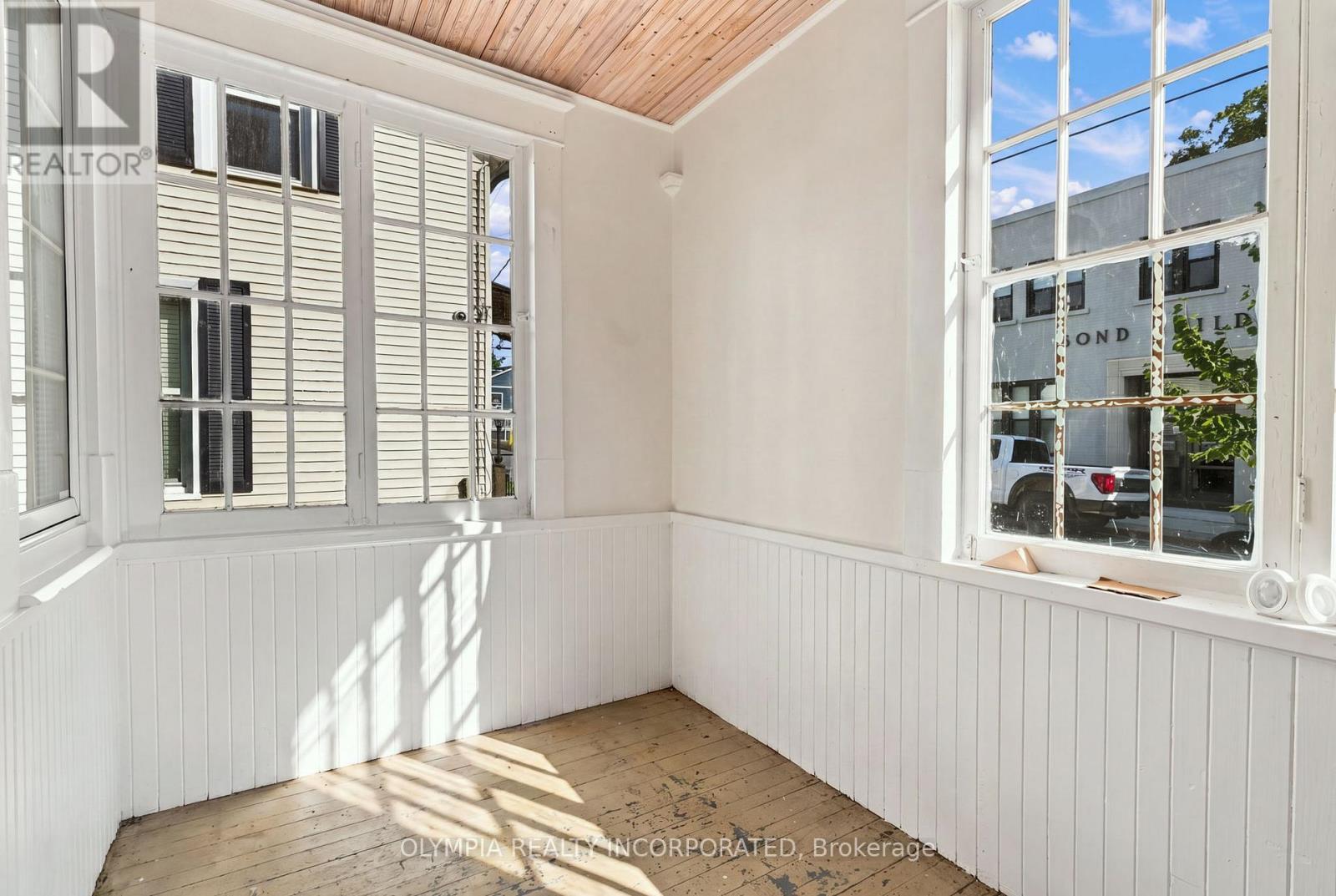 14 Bond Street, St. Catharines (Downtown), ON - Indoor Photo Showing Other Room