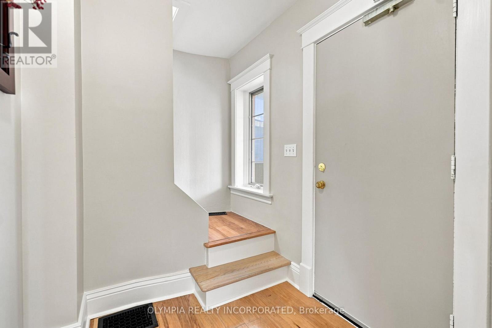 14 Bond Street, St. Catharines (Downtown), ON - Indoor Photo Showing Other Room
