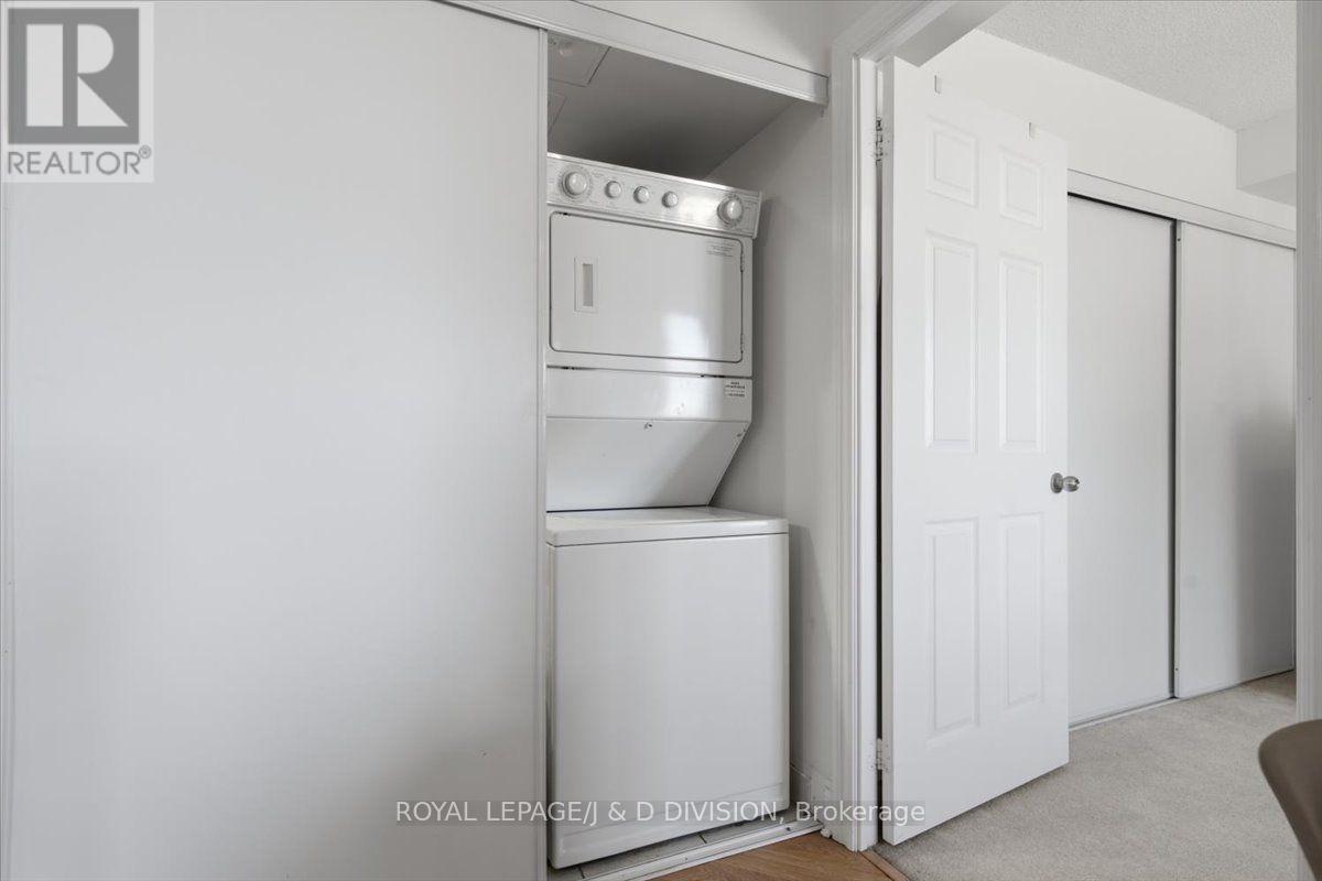 828 - 80 Harrison Garden Boulevard, Toronto, ON - Indoor Photo Showing Laundry Room