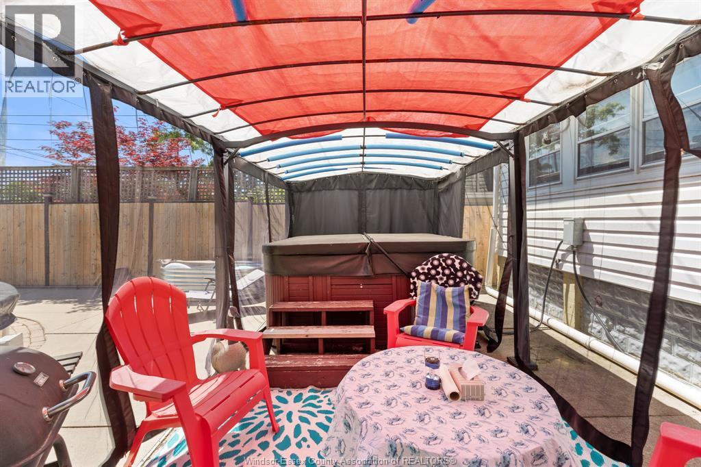 1220 Bruce Avenue, Windsor, ON - Outdoor