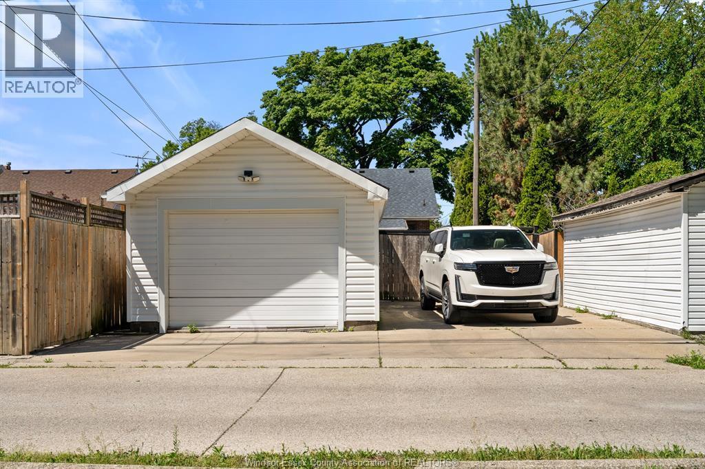 1220 Bruce Avenue, Windsor, ON - Outdoor With Exterior