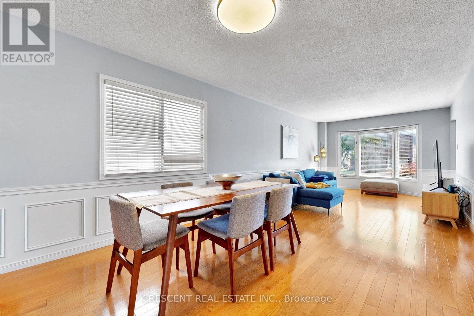 46 Pearson Drive, Hamilton, ON - Indoor Photo Showing Dining Room