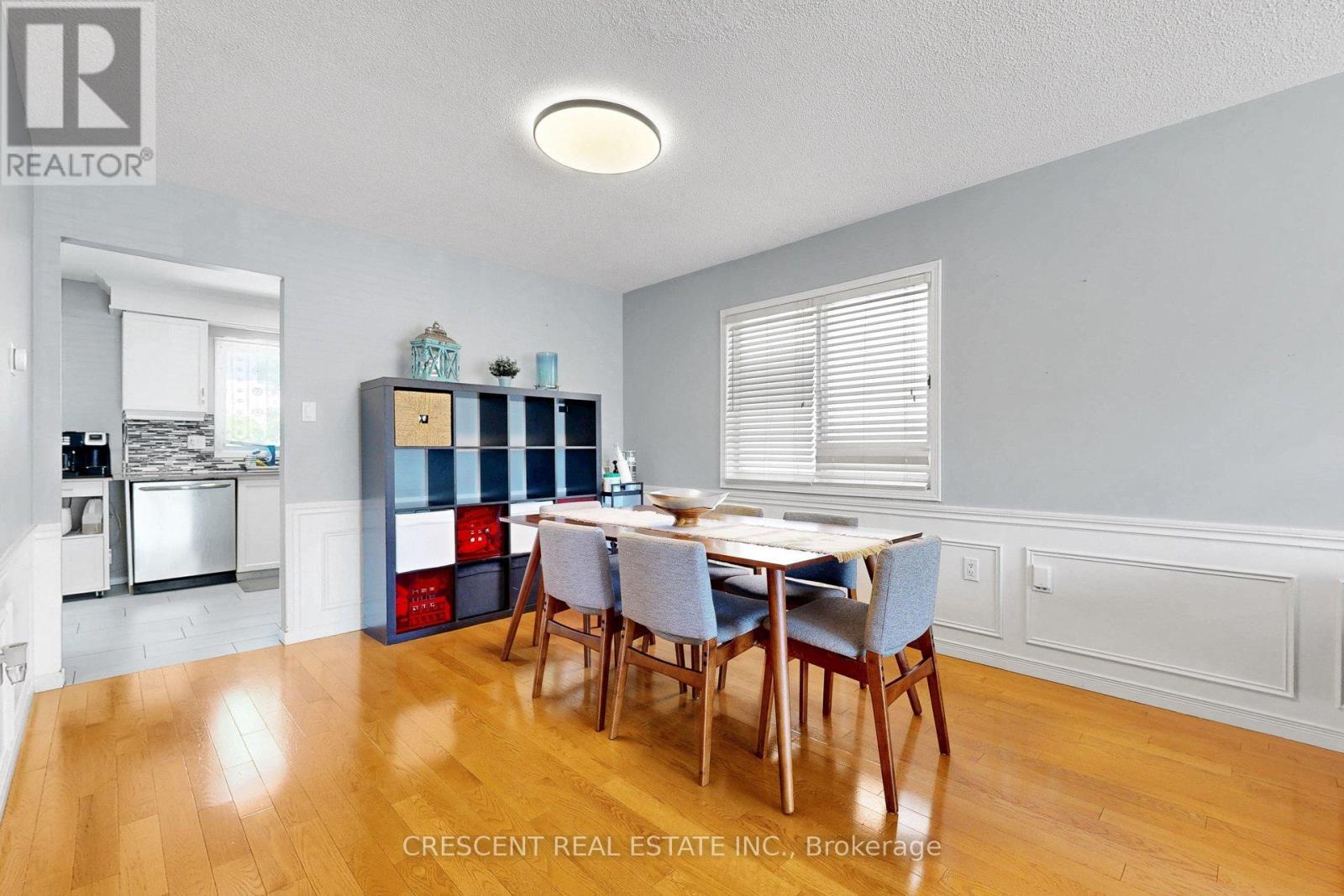 46 Pearson Drive, Hamilton, ON - Indoor Photo Showing Dining Room