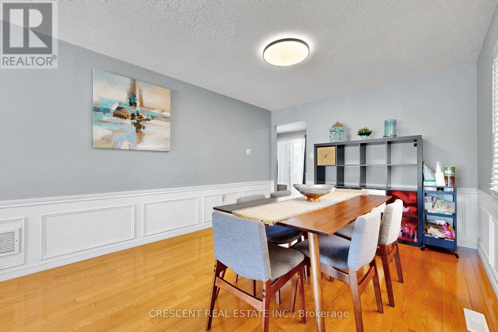 46 Pearson Drive, Hamilton, ON - Indoor Photo Showing Dining Room