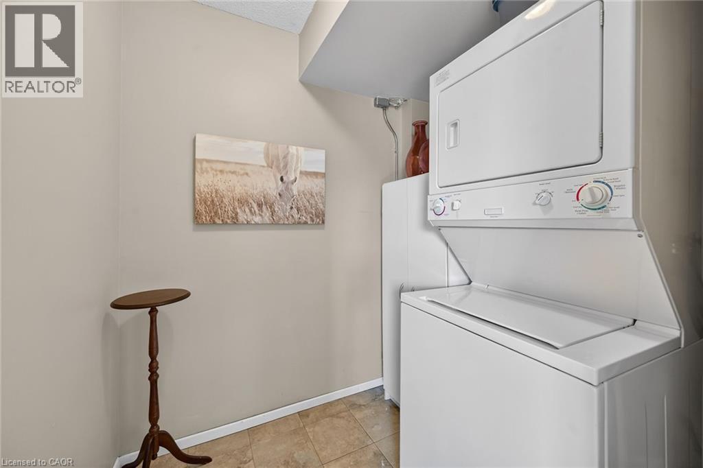 700 Dynes Road Unit# 904, Burlington, ON - Indoor Photo Showing Laundry Room