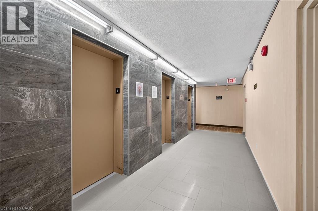 700 Dynes Road Unit# 904, Burlington, ON - Indoor Photo Showing Other Room