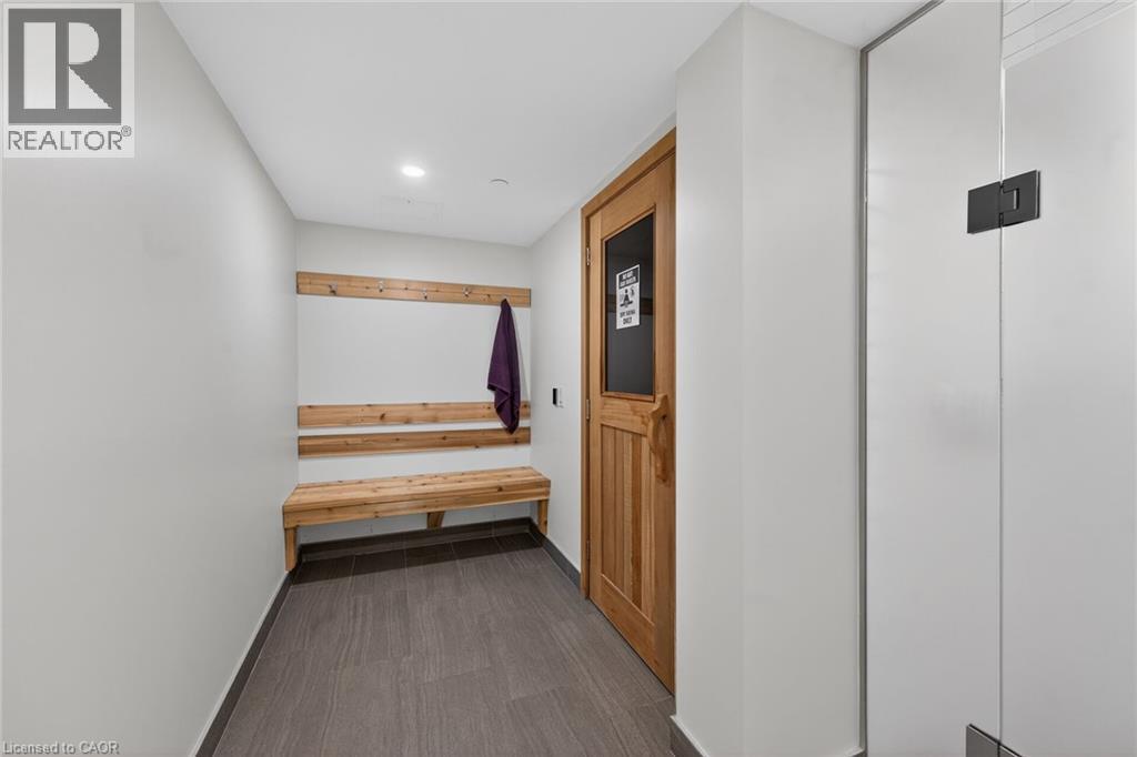 700 Dynes Road Unit# 904, Burlington, ON - Indoor Photo Showing Other Room