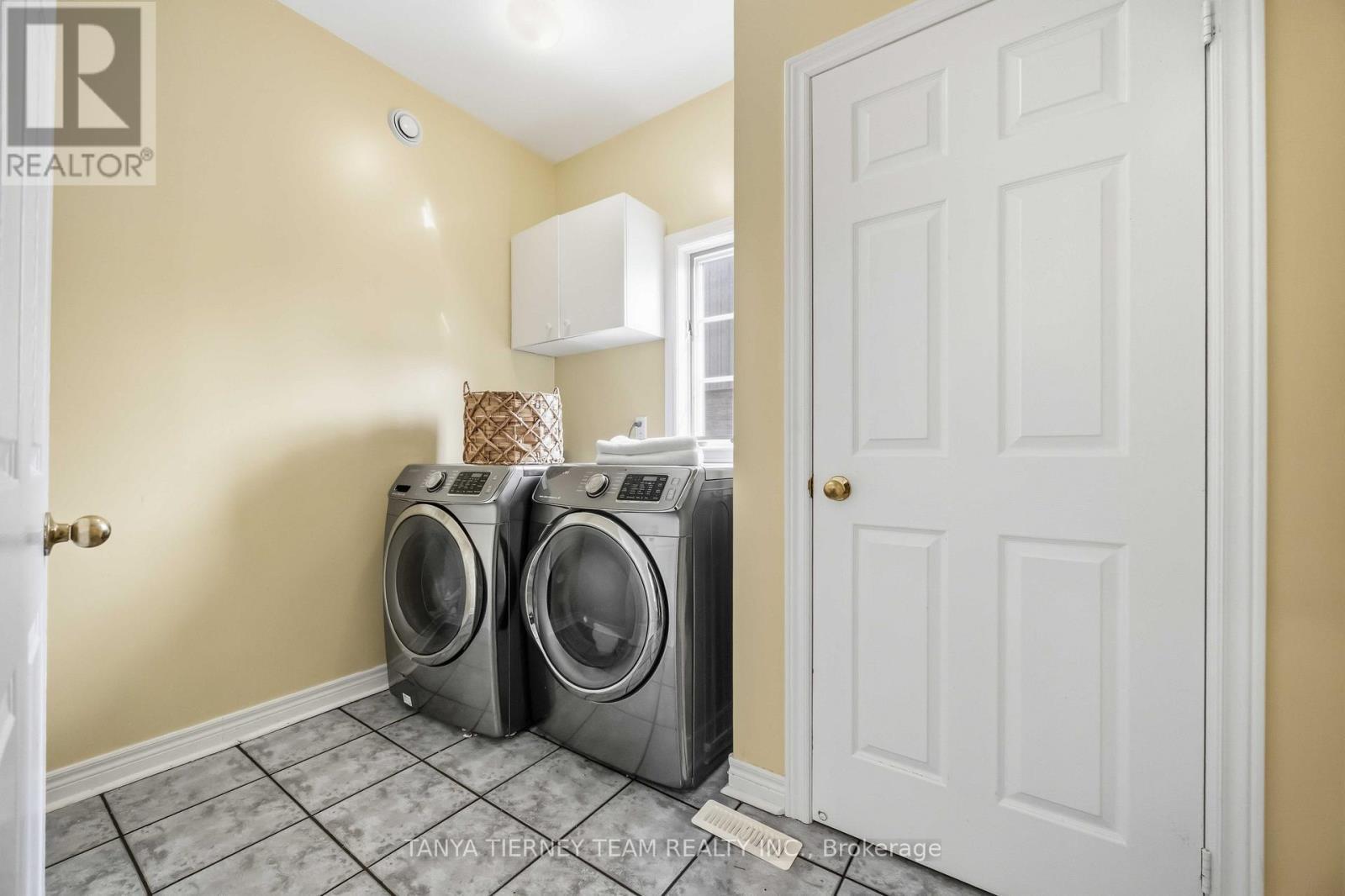 467 Oakwood Drive, Pickering, ON - Indoor Photo Showing Laundry Room