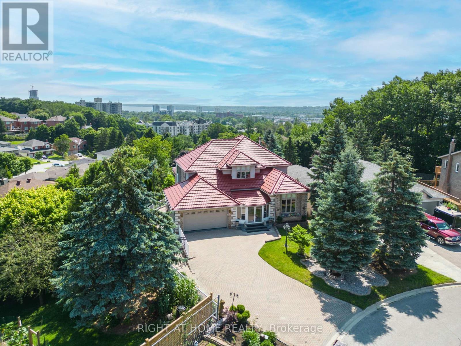 11 Thackeray Crescent, Barrie, ON - Outdoor With View