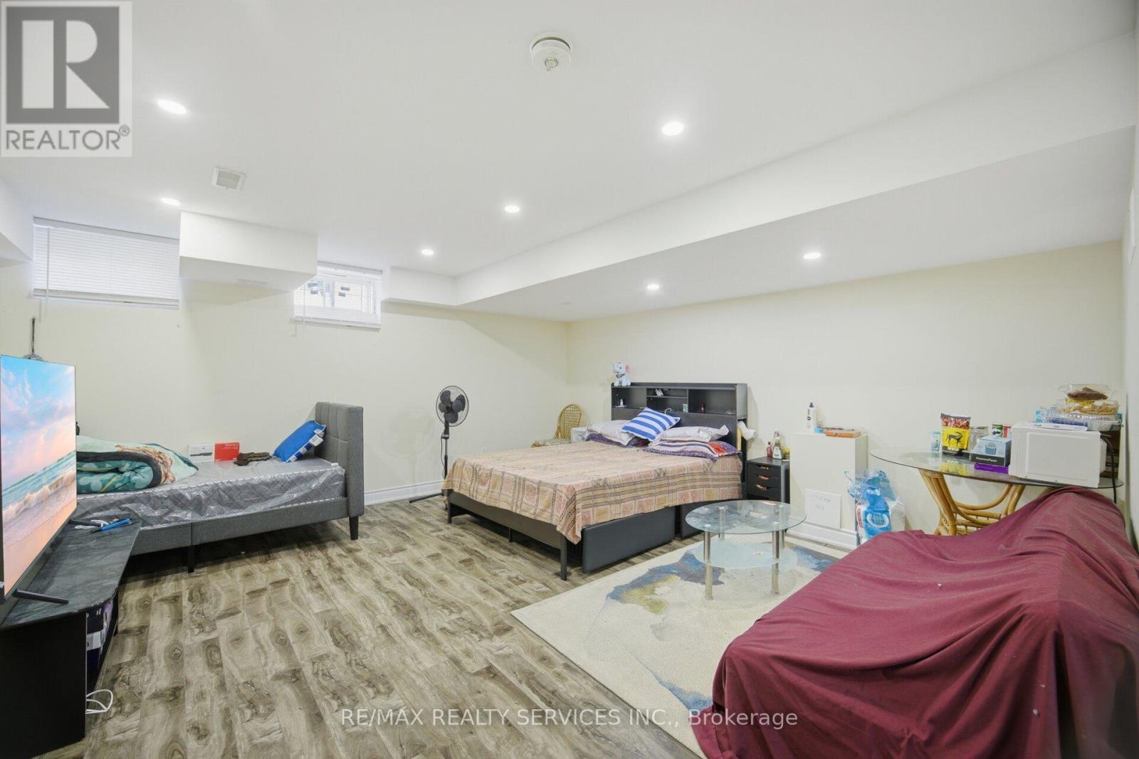 18 Seedland Crescent, Brampton, ON - Indoor Photo Showing Bedroom