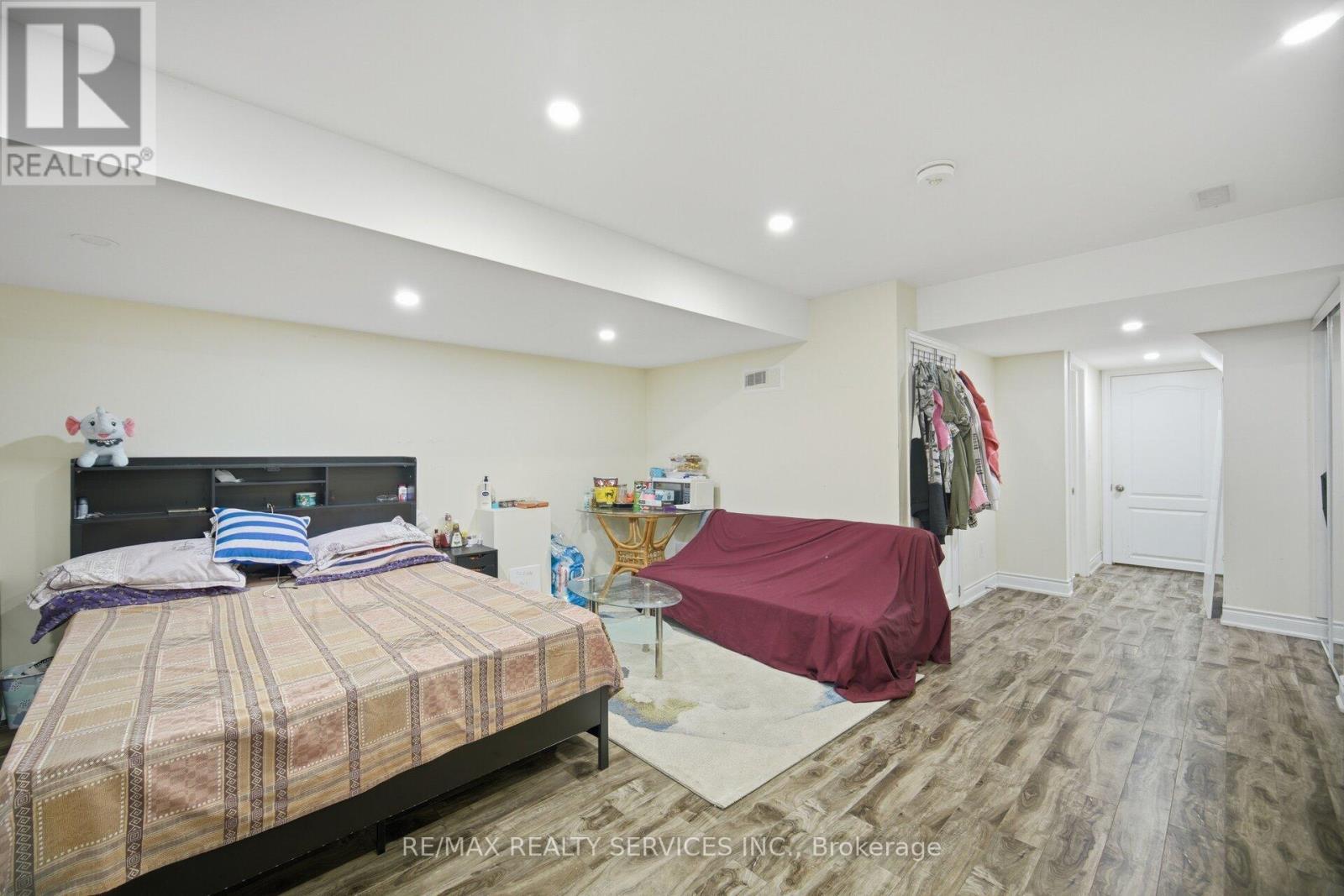 18 Seedland Crescent, Brampton, ON - Indoor Photo Showing Bedroom