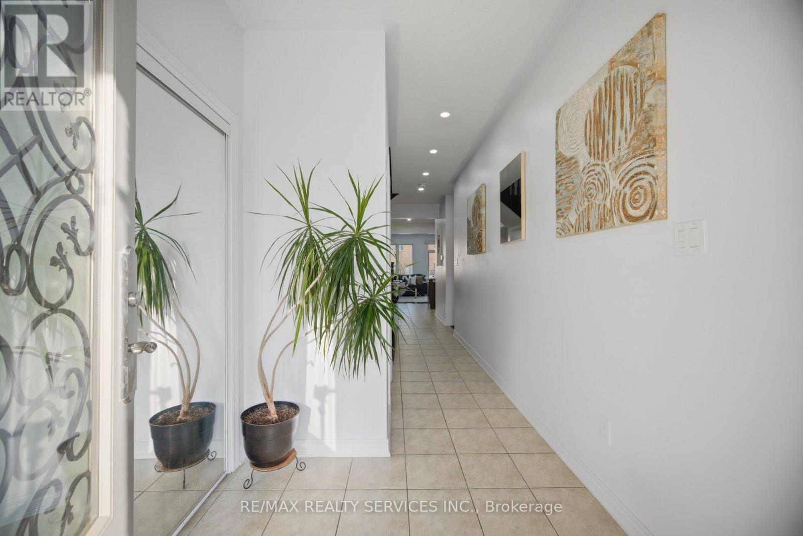 18 Seedland Crescent, Brampton, ON - Indoor Photo Showing Other Room
