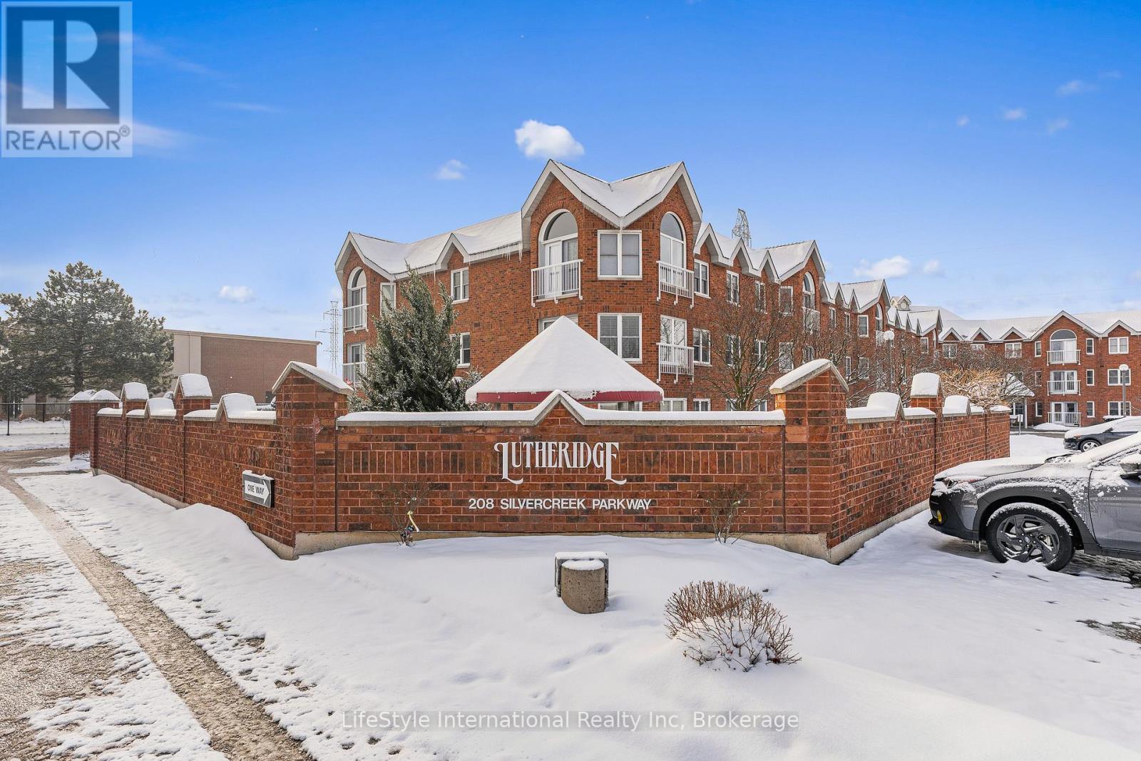 Front of building - 306 - 208 Silvercreek Parkway N, Guelph (Junction/Onward Willow), ON - Outdoor