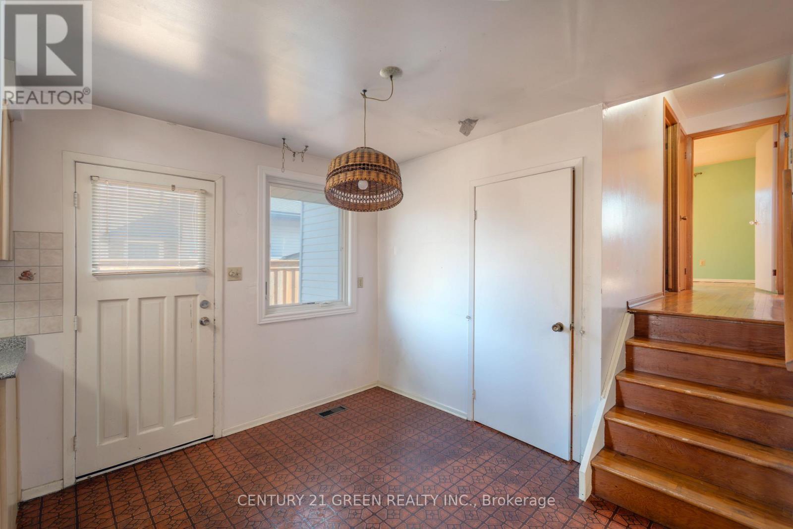 Breakfast Area With Side Door - 729 West 5Th Street, Hamilton, ON - Indoor Photo Showing Other Room