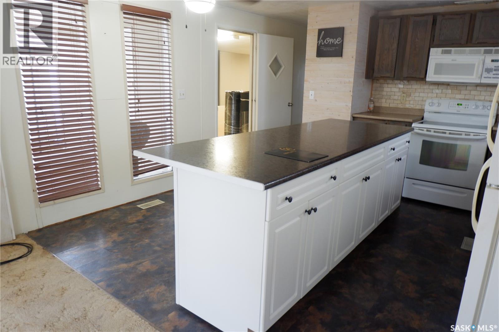 67 Sunrise Estates, Assiniboia, SK