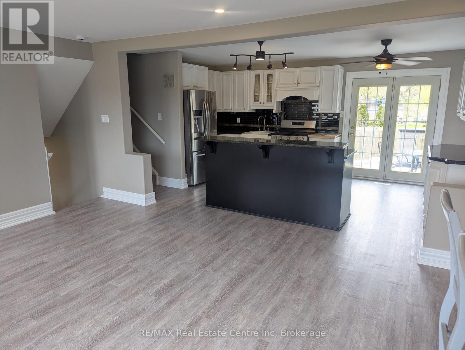 4 First Line, Centre Wellington (Elora/Salem), ON - Indoor Photo Showing Kitchen