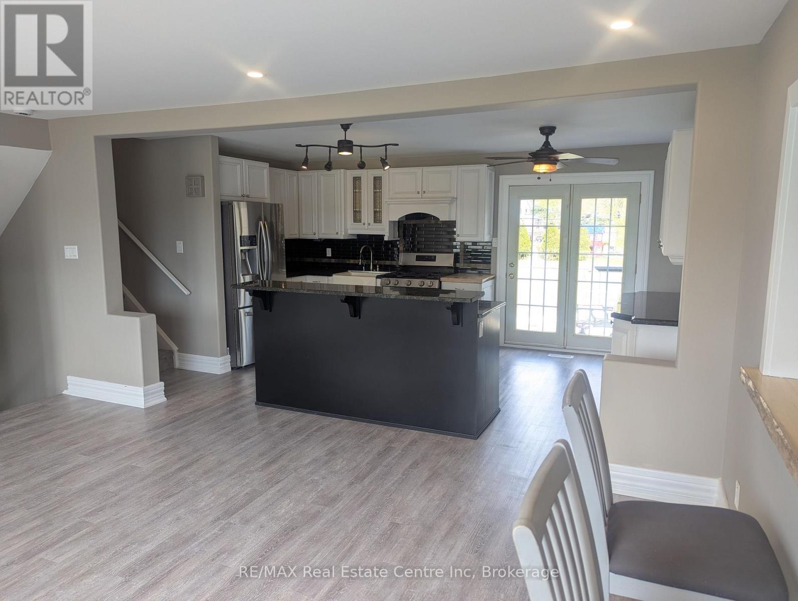 4 First Line, Centre Wellington (Elora/Salem), ON - Indoor Photo Showing Kitchen