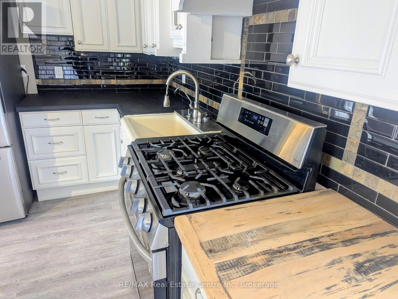 4 First Line, Centre Wellington (Elora/Salem), ON - Indoor Photo Showing Kitchen