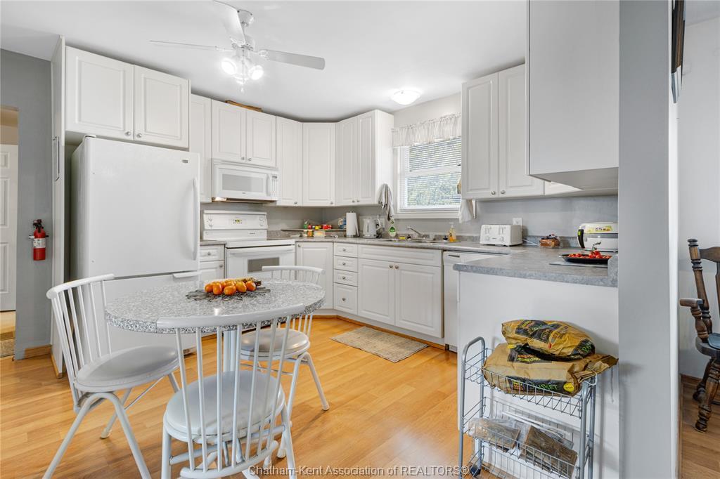 410 Mcnaughton Avenue East, Chatham, ON - Indoor